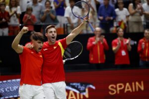 Spain's Carlos Alcaraz (L) and Marcel Granollers celebrate winning their Davis Cup doubles match against Czechia's Jakub Mensik and Adam Pavlasek at the Pabellon Fuente de San Luis, Valencia, Spain, Sept. 11, 2024. (Reuters Photo)
