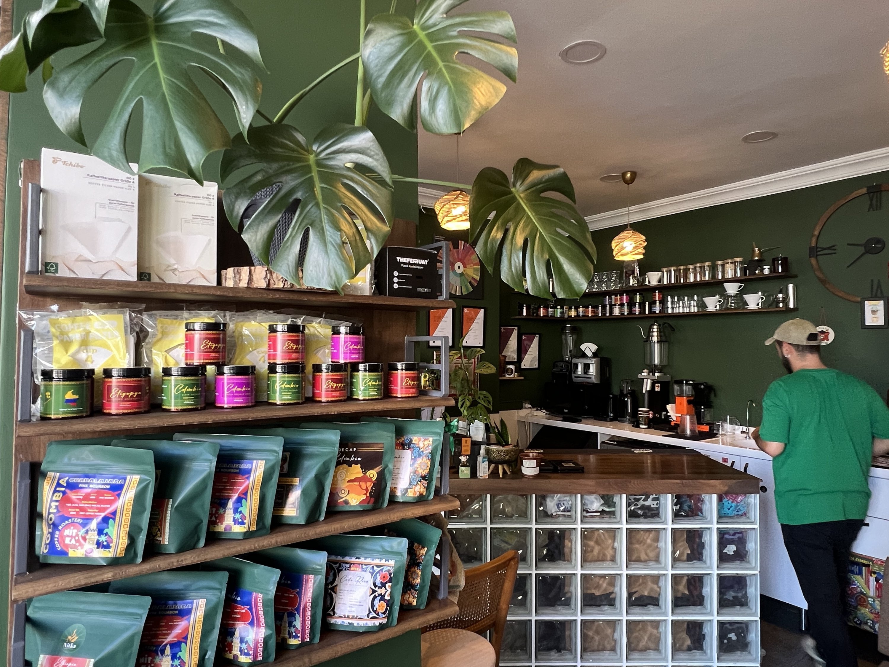 347933 Located in Ankara's Çankaya district, Nitka Coffee Roastery is a haven for coffee lovers, Türkiye, Sept. 14, 2024. (Photo by İlker Topdemir)