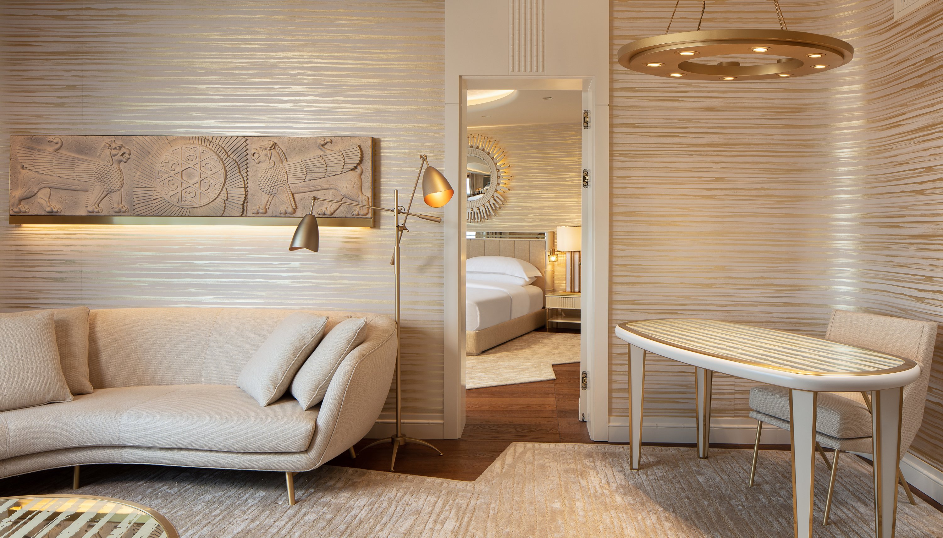 347940 Sheraton Ankara, living room of the premium suite, cream color scheme, Ankara, Türkiye, June 19, 2021. (Courtesy of Sheraton Ankara)