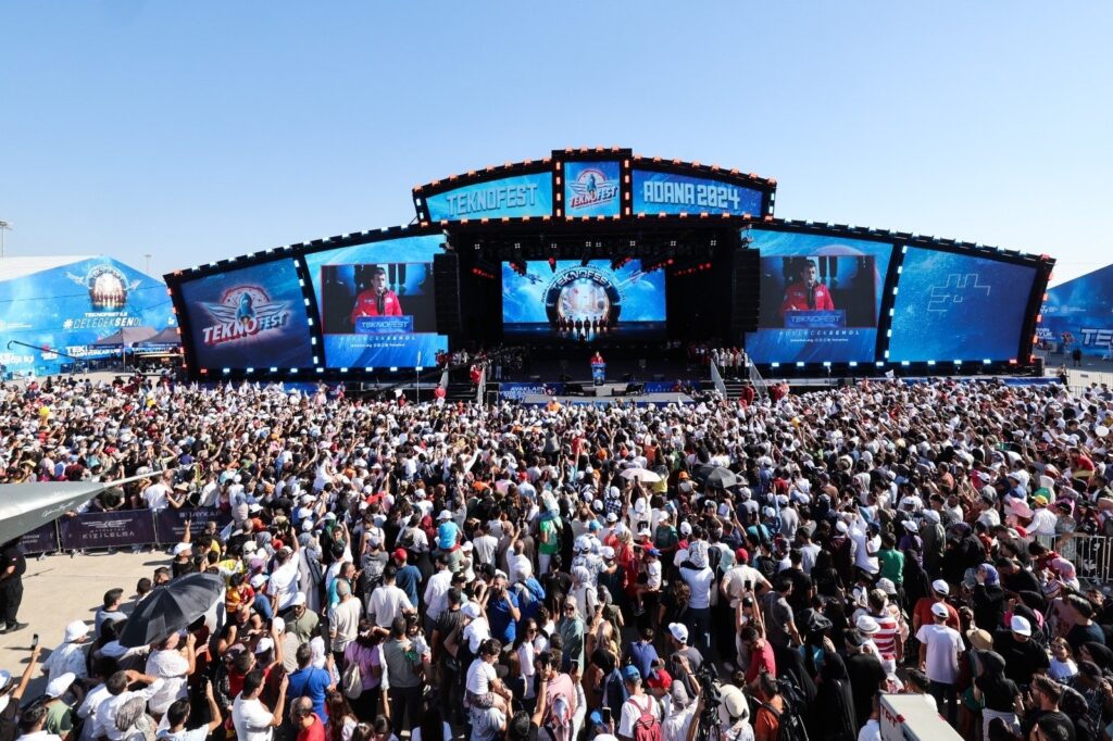 Crowds gather at Teknofest, where 1.1 million visitors attended to celebrate the world's largest aviation festival, Adana, southern Türkiye, Oct. 7. 2024. (İHA Photo)