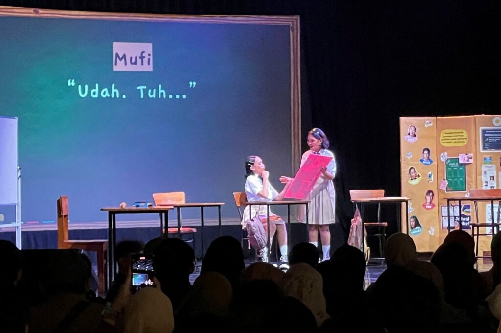 Members of theater troupe Fantasi Tuli (Deaf Fantasy) perform a show titled "Senandung Senyap" ("Songs of Silence"), during Indonesia's first musical with mostly deaf artists, Jakarta, Indonesia, Oct. 26, 2024. (Reuters Photo)