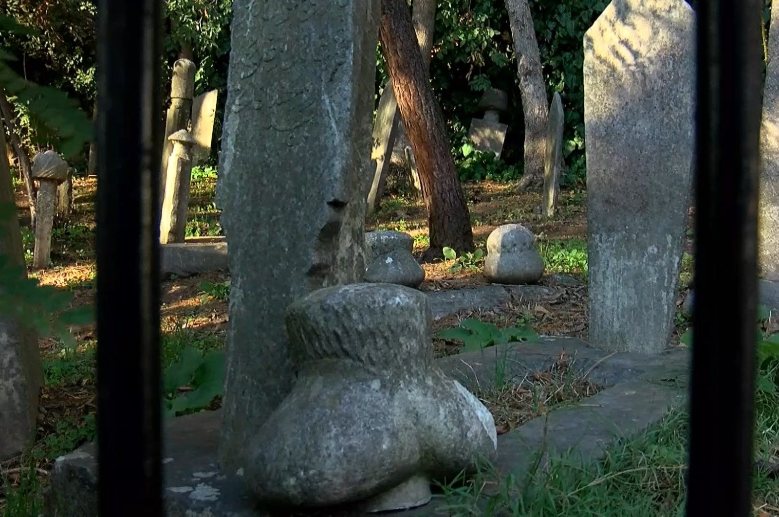 Graves in the Anatolian Fortress Cemetery in Beykoz have fallen into disrepair due to neglect, Istanbul, Türkiye, Oct. 31, 2024. (DHA Photo)
