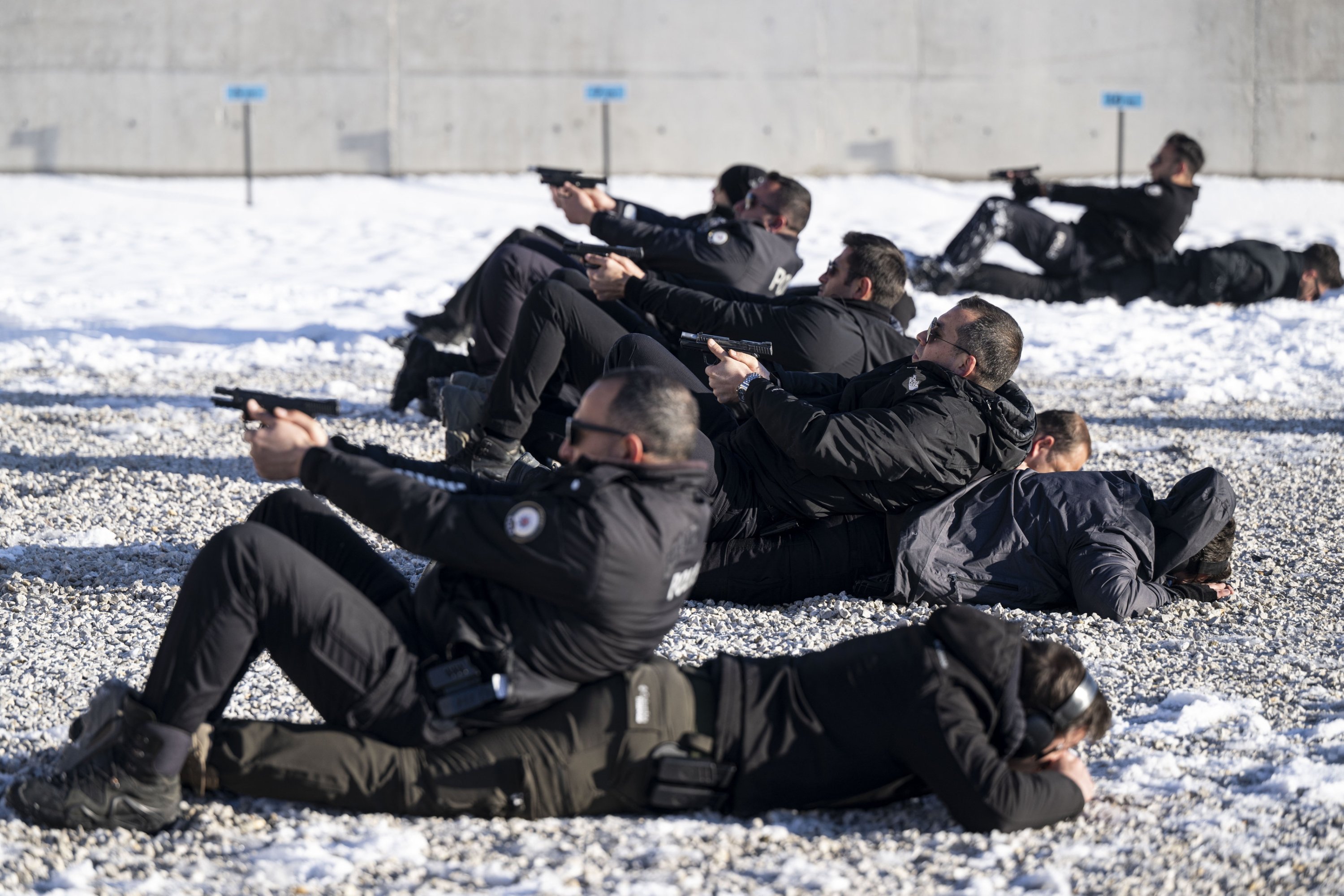 357840 Elite officer candidates receive a lesson on a protection operation, Ankara, Türkiye, Nov. 3, 2024. (AA Photo)