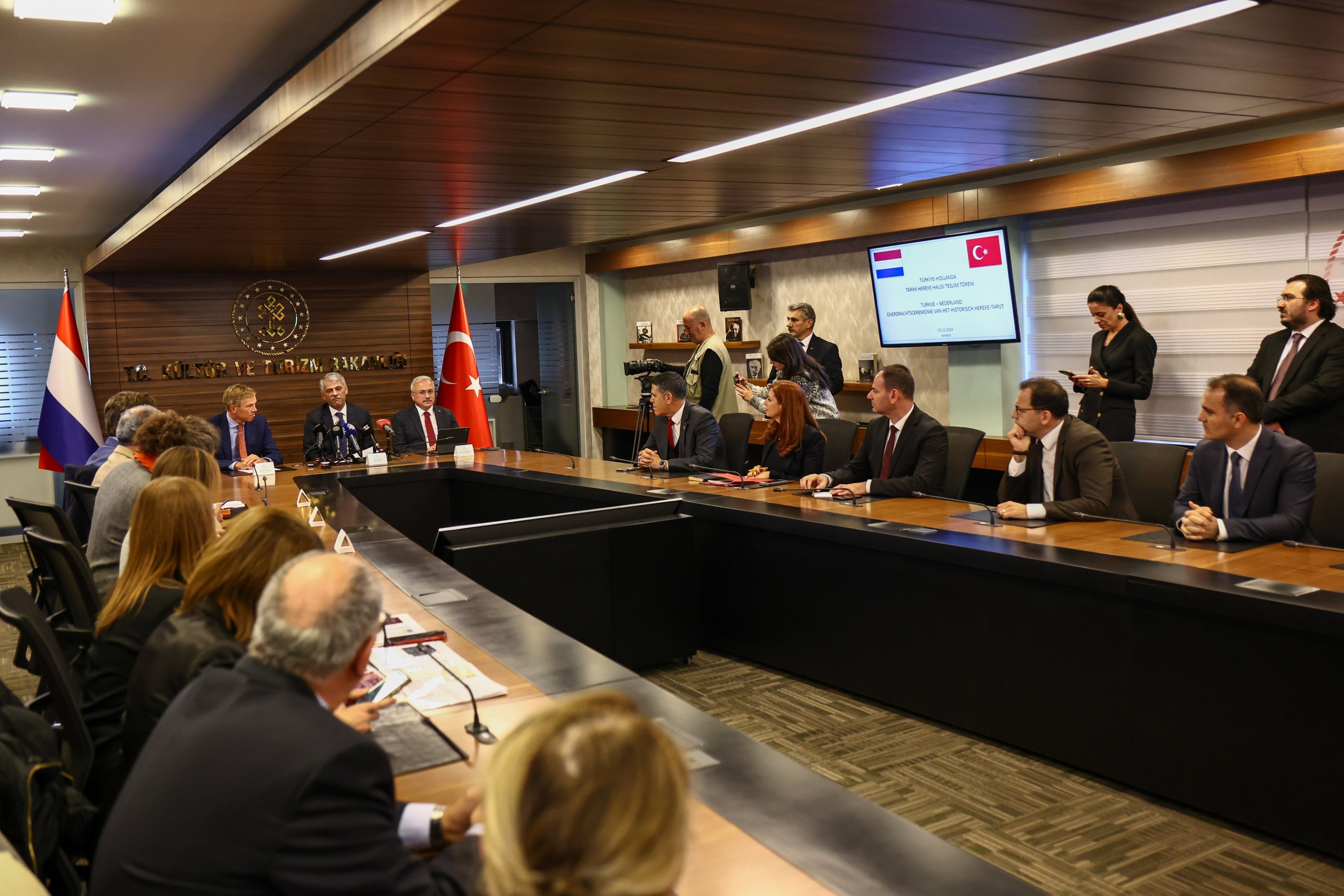 357844 A ceremony for the completion of the restoration of the Hereke carpet is held at the Ministry of Culture and Tourism, Ankara, Türkiye, Nov. 3, 2024. (AA Photo)