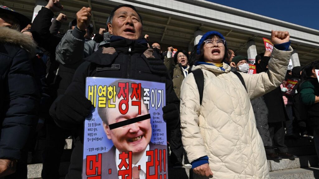 Members of South Korea's main opposition protests against President Yoon Suk Yeol in Seoul, South Korea, Dec. 4, 2024. (AFP Photo)