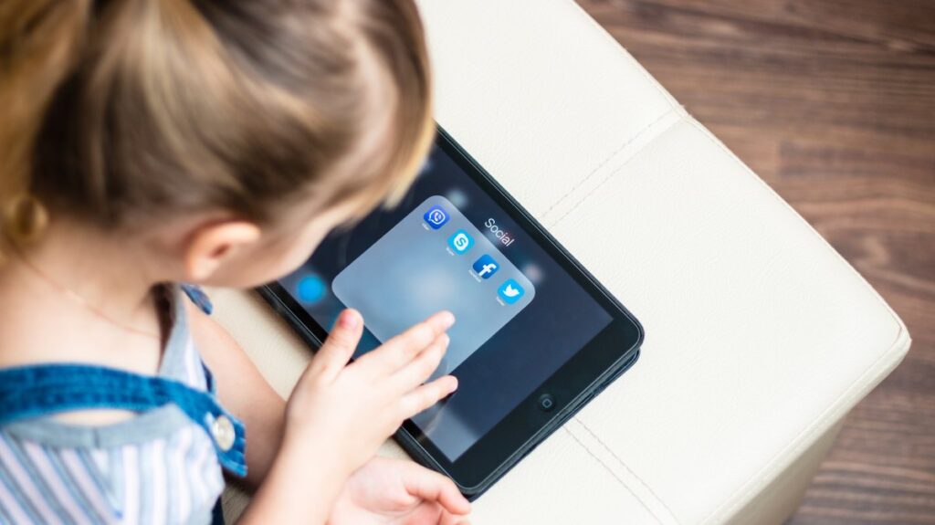 "Türkiye’s debate mirrors global concerns over how societies can responsibly adapt to rapid technological evolution." (Shutterstock Photo)