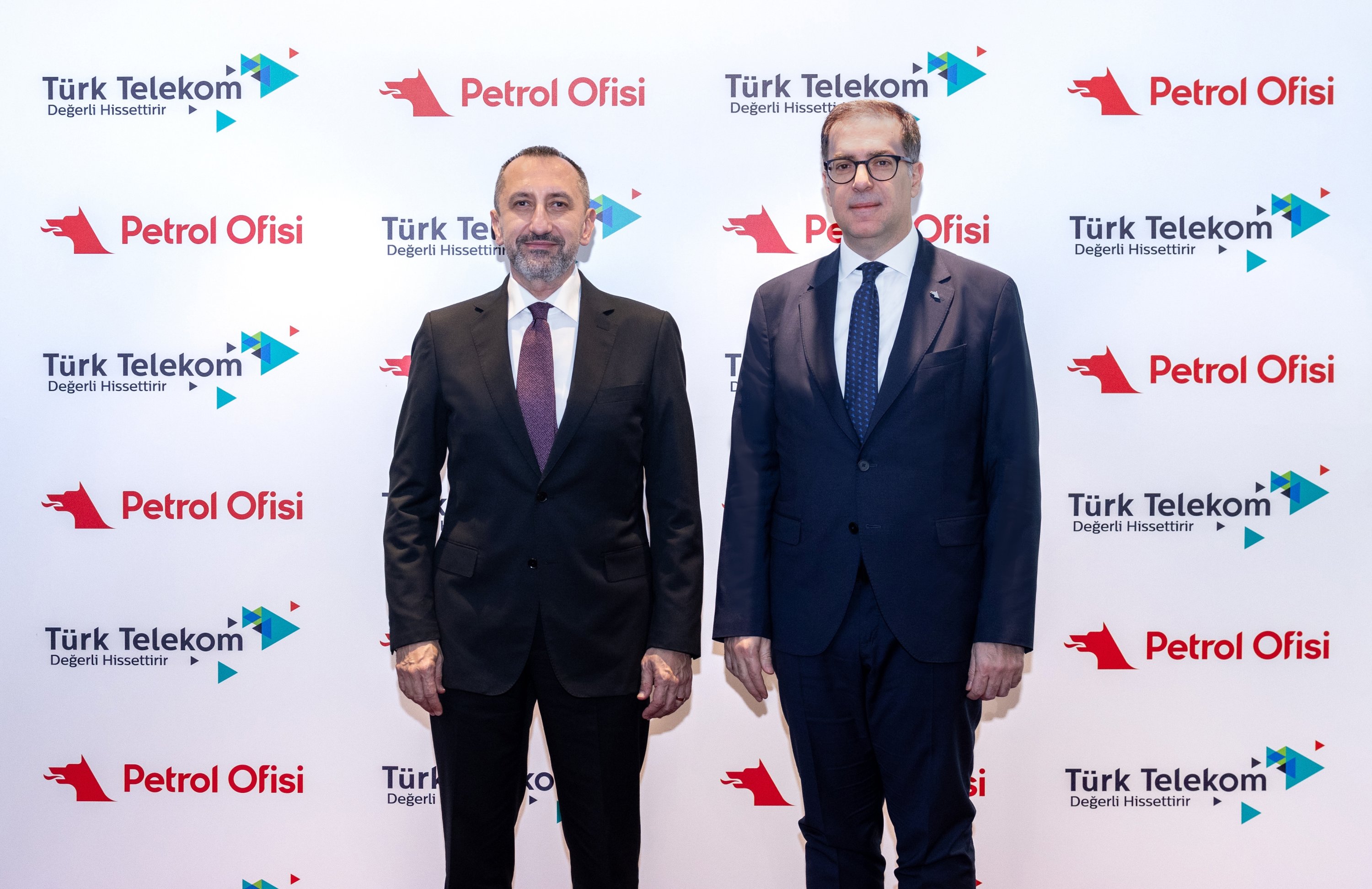 360269 Petrol Ofisi Group CEO Mehmet Abbasoğlu (R) and Türk Telekom CEO Ümit Önal, Istanbul, Türkiye, Dec. 19, 2024. (DHA Photo)