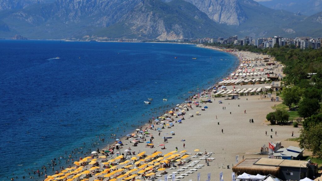 An aerial view of Konyaaltı beach in Antalya, southern Türkiye. (IHA Photo)
