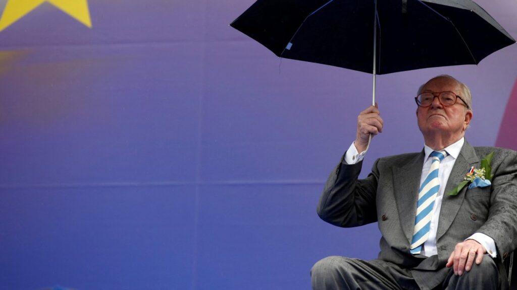 France's National Front founder Jean-Marie Le Pen attends a rally in Paris, France, May 1, 2014. (Reuters Photo)