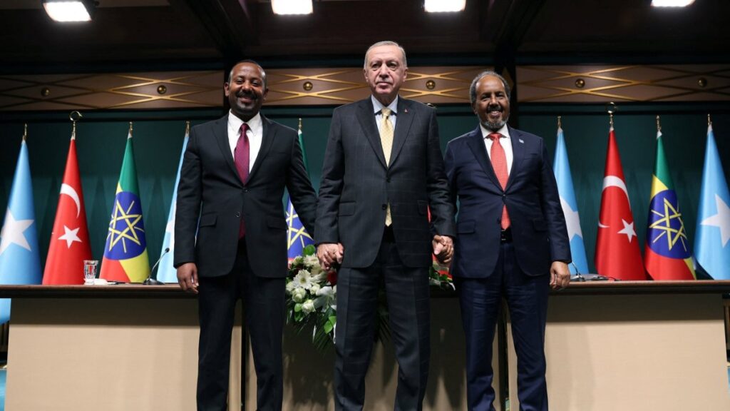 President Recep Tayyip Erdoğan poses with Somali President Hassan Sheikh Mohamud (R) and Ethiopian Prime Minister Abiy Ahmed (L), Ankara, Türkiye, Dec. 11, 2024. (Reuters Photo)
