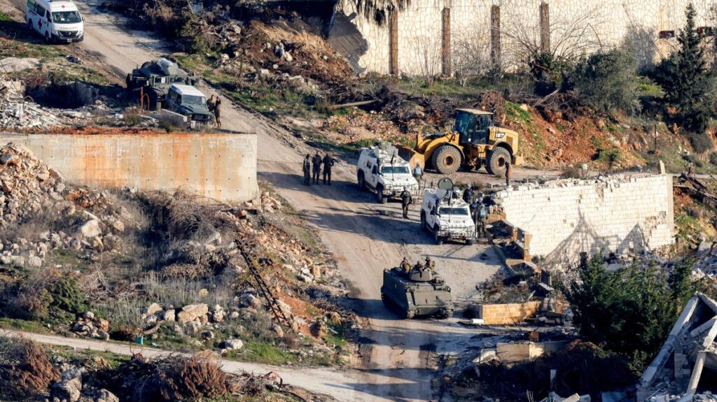 Vehicles of the U.N. Interim Force in Lebanon (UNIFIL) and the Lebanese Army deploying in Odaisseh, Lebanon, Feb. 18, 2025. (AFP Photo)