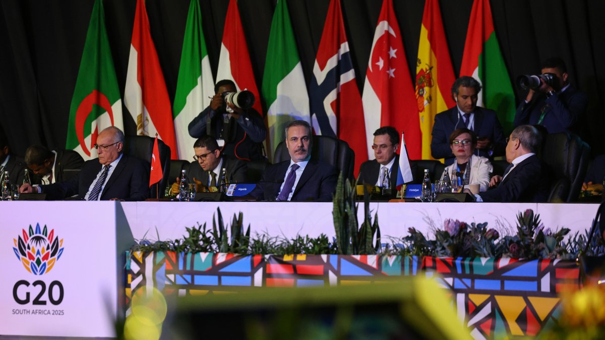 Foreign Minister Hakan Fidan (Center) attends the 27th MIKTA Foreign Ministers' Meeting held in Johannesburg, South Africa, Feb. 20, 2025. (IHA Photo)