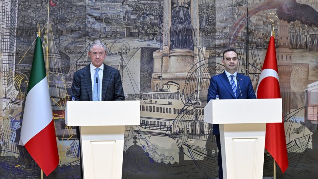 Industry and Technology Minister Mehmet Fatih Kacır (R) and Enterprises and Made in Italy Minister Adolfo Urso hold a joint news conference in Istanbul, Türkiye, Feb. 18, 2025. (AA Photo)