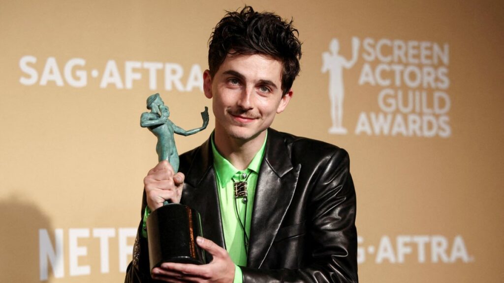 Timothee Chalamet poses with the award for Outstanding Performance by a Male Actor in a Leading Role for "A Complete Unknown" at the 31st Screen Actors Guild Awards, Los Angeles, California, U.S., Feb. 23, 2025. (Reuters Photo)