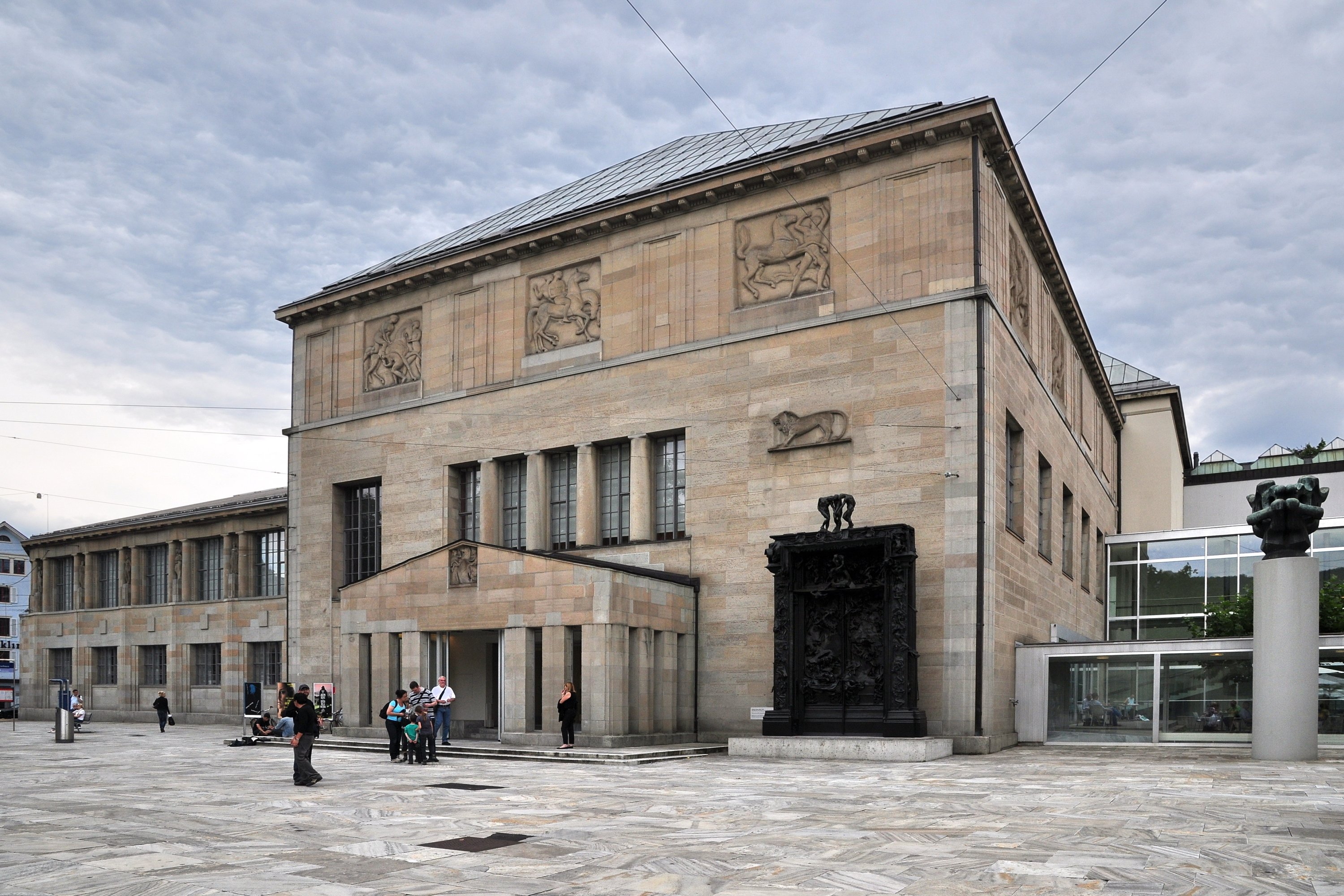 370300 Kunsthaus Zurich, which houses an extensive collection of works by Swiss and international artists. (Wikipedia Photo)