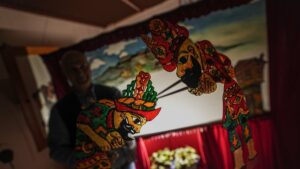 Characters of the traditional "Karagöz and Hacivat" shadow play, Bursa, Türkiye, Feb. 25, 2025. (AA Photo)