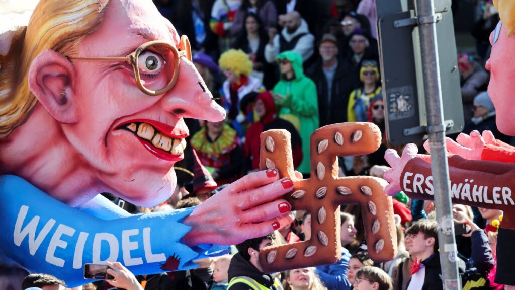 A carnival float depicting co-leader of the far-right Alternative for Germany (AfD) Alice Weidel takes part in the traditional "Rosenmontag" Rose Monday carnival parade, Duesseldorf, Germany, March 3, 2025. (Reuters Photo)