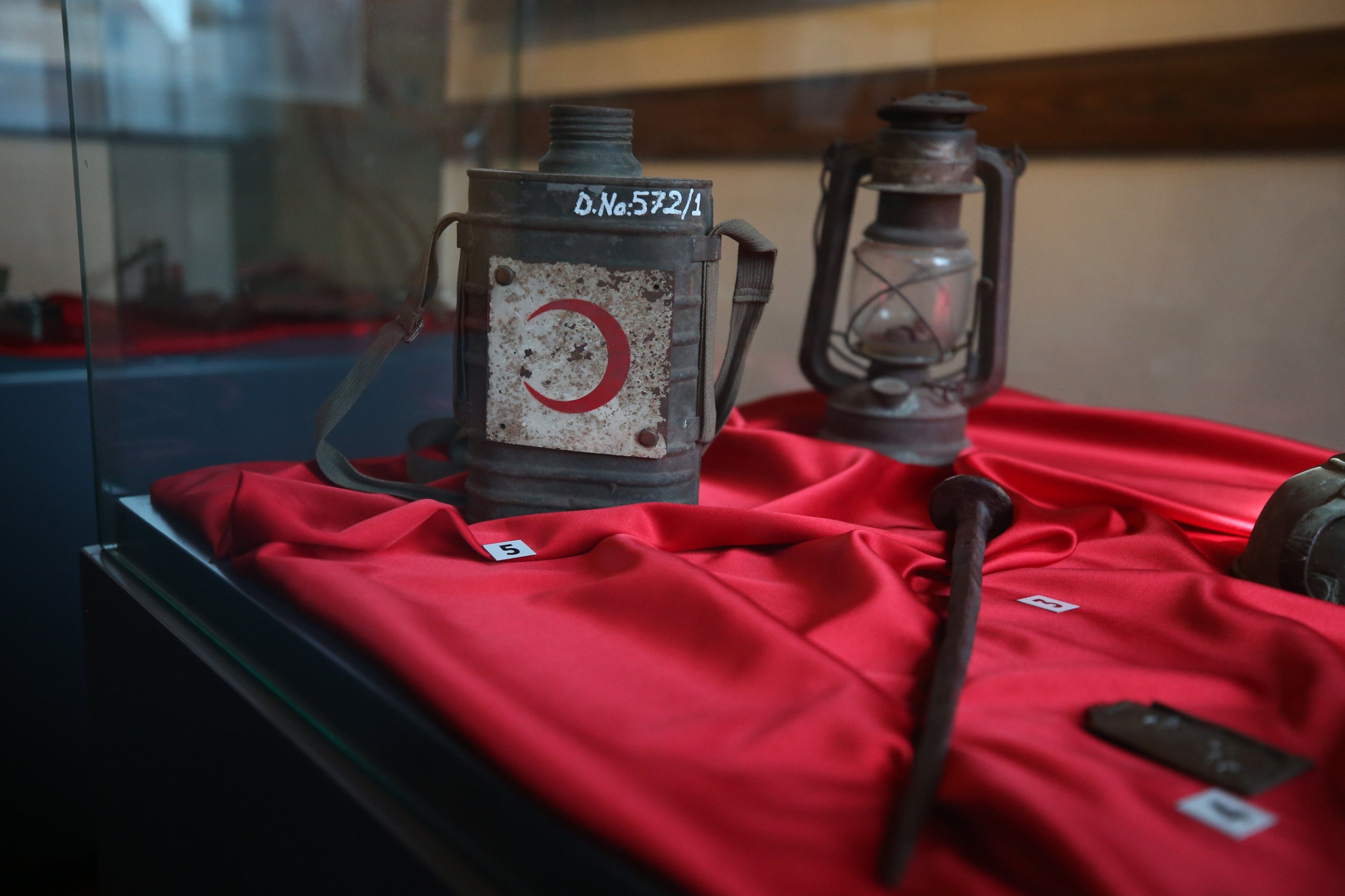 373476 The canteen and lantern used by scouts and students are displayed at Balıkesir Liseli Keşşaflar Museum, Balıkesir, Türkiye, March 10, 2025. (AA Photo)