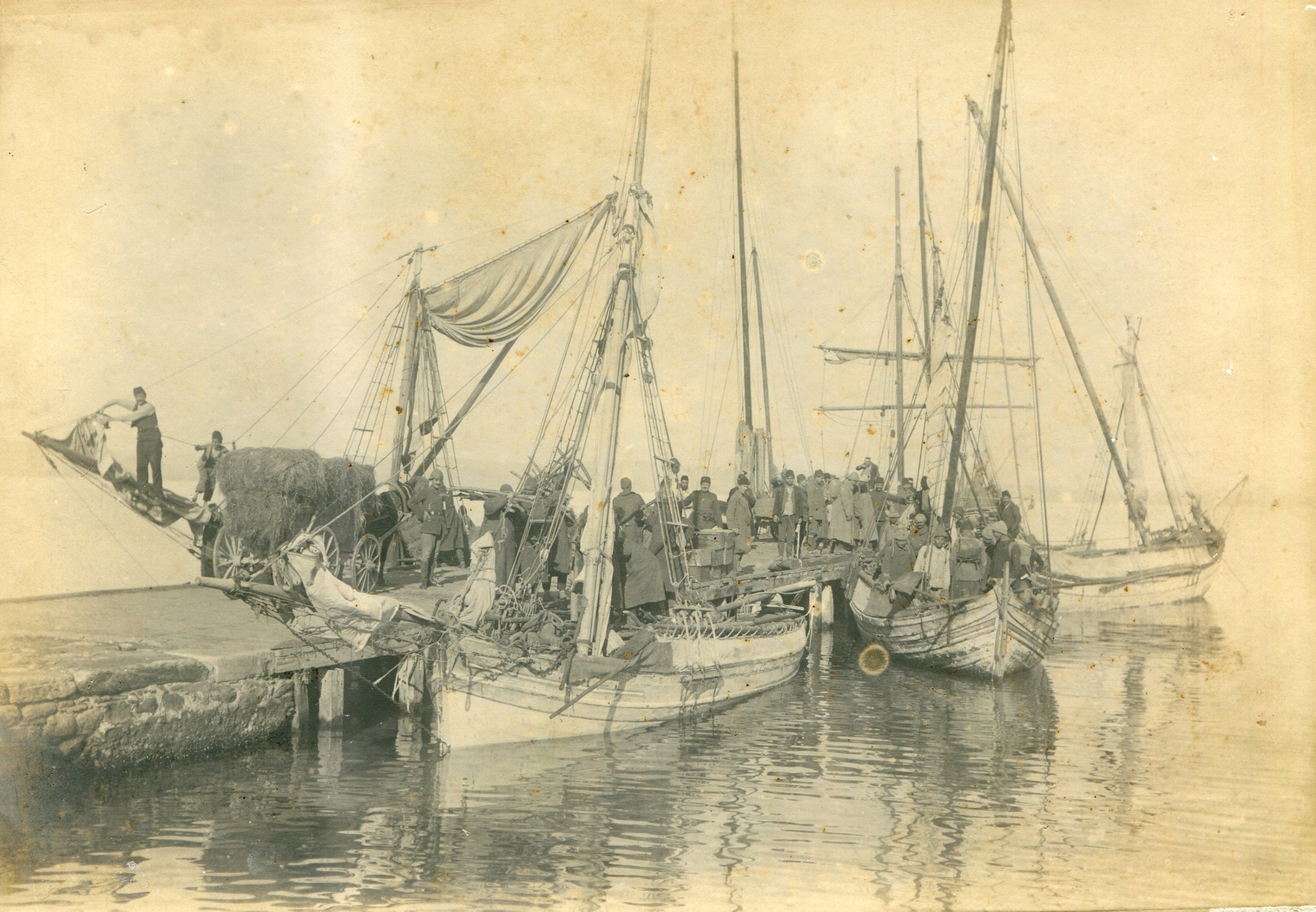 373490 Istanbul Metropolitan Municipality (IMM) shared photos related to the battle from the Atatürk Library archives to commemorate the 110th anniversary of the Çanakkale victory, March 18, 2025. (AA Photos)