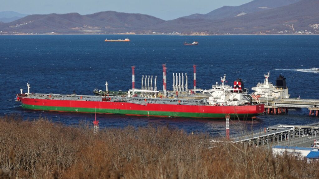 The Suez Fury crude oil tanker anchors at the terminal Kozmino in Nakhodka Bay near the port city of Nakhodka, Russia, Dec. 4, 2022. (Reuters Photo)