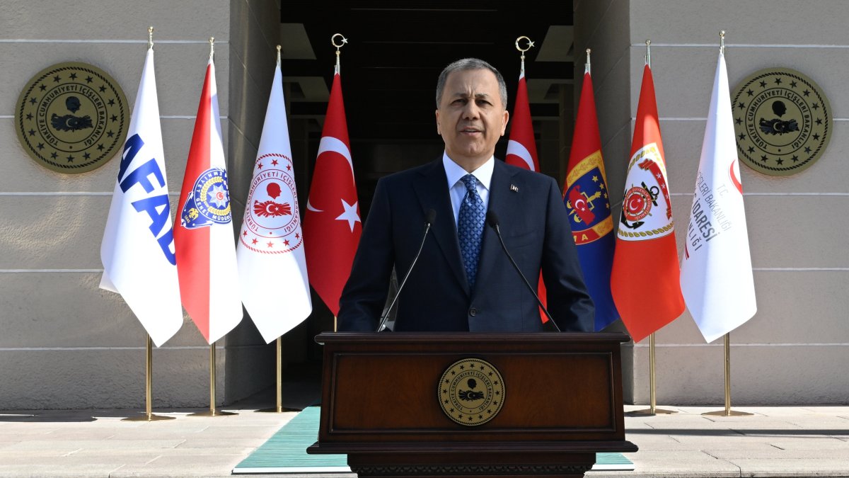 Interior Minister Ali Yerlikaya delivers a speech on the international drug trafficking operation, Ankara, Türkiye, April 15, 2025. 8AA Photo)