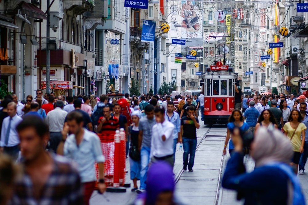 People are seen at Istiklal Street, Istanbul, Türkiye, Sept. 22, 2018. (Shutterstock Photo)