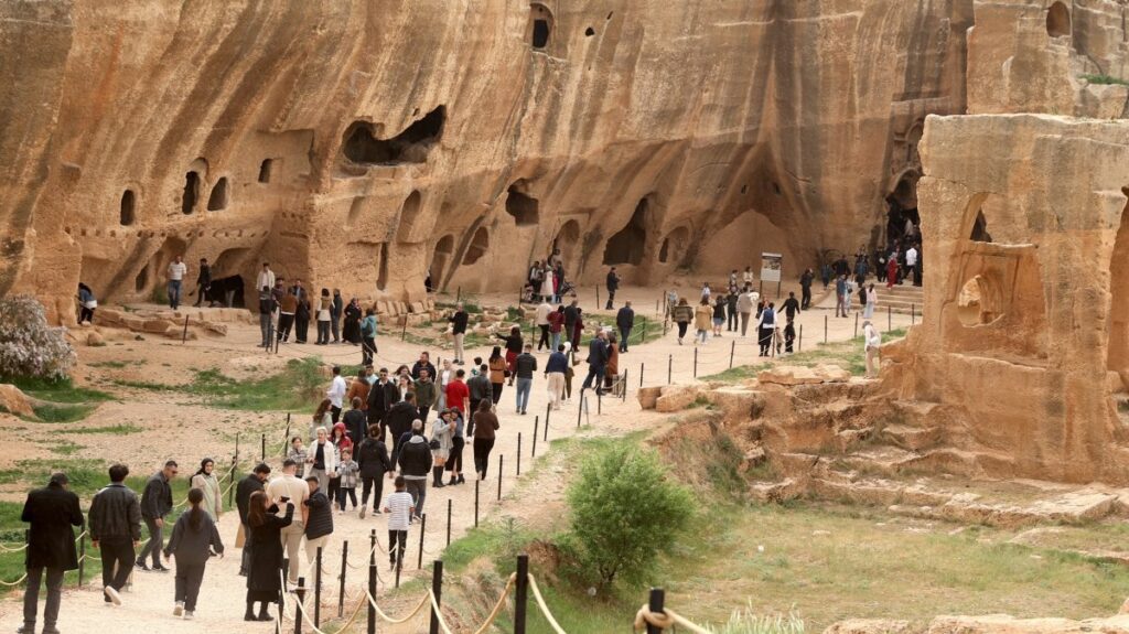 People are seen in the historic Mardin province, southeastern Türkiye, March 30, 2025. (AA Photo)