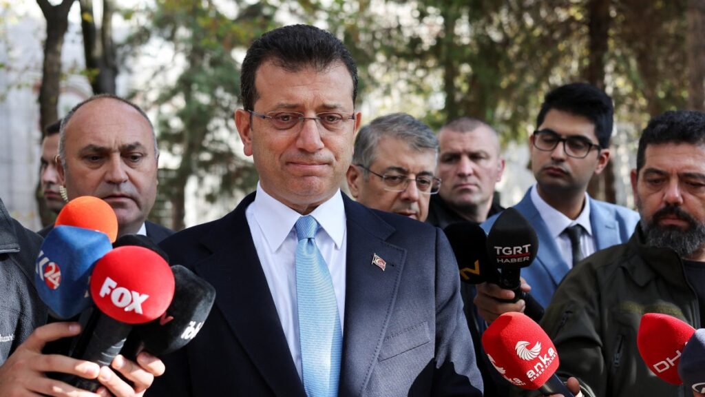 Istanbul Mayor Ekrem Imamoğlu comments about the court case against him after Friday prayers at Şehzadebaşı Mosque, in Istanbul, Nov. 11, 2022. (Reuters File Photo)