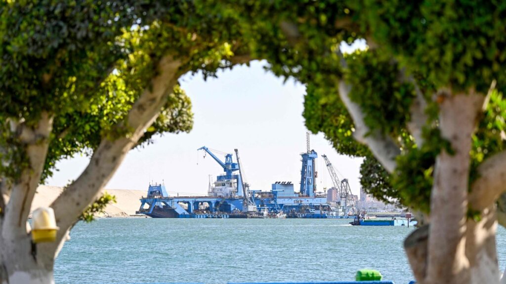 A cargo ship sails along the Suez Canal near Ismailia, Egypt, April 16, 2025. (AFP Photo)