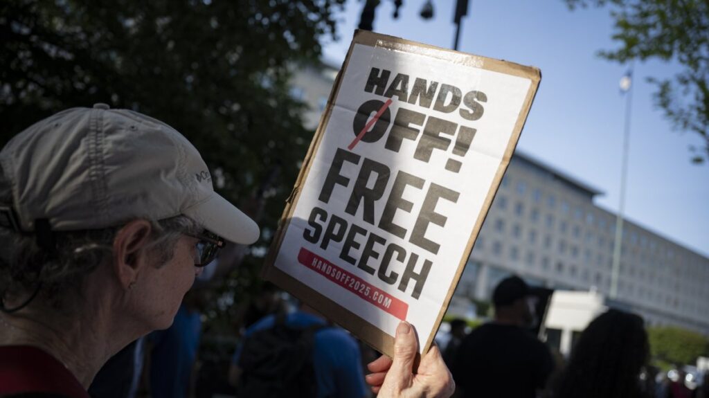 Members of the U.S. House of Representatives hold a press conference in front of the State Department to protest the detention of a Palestinian student, Washington, U.S., April 29, 2025 (AA Photo)