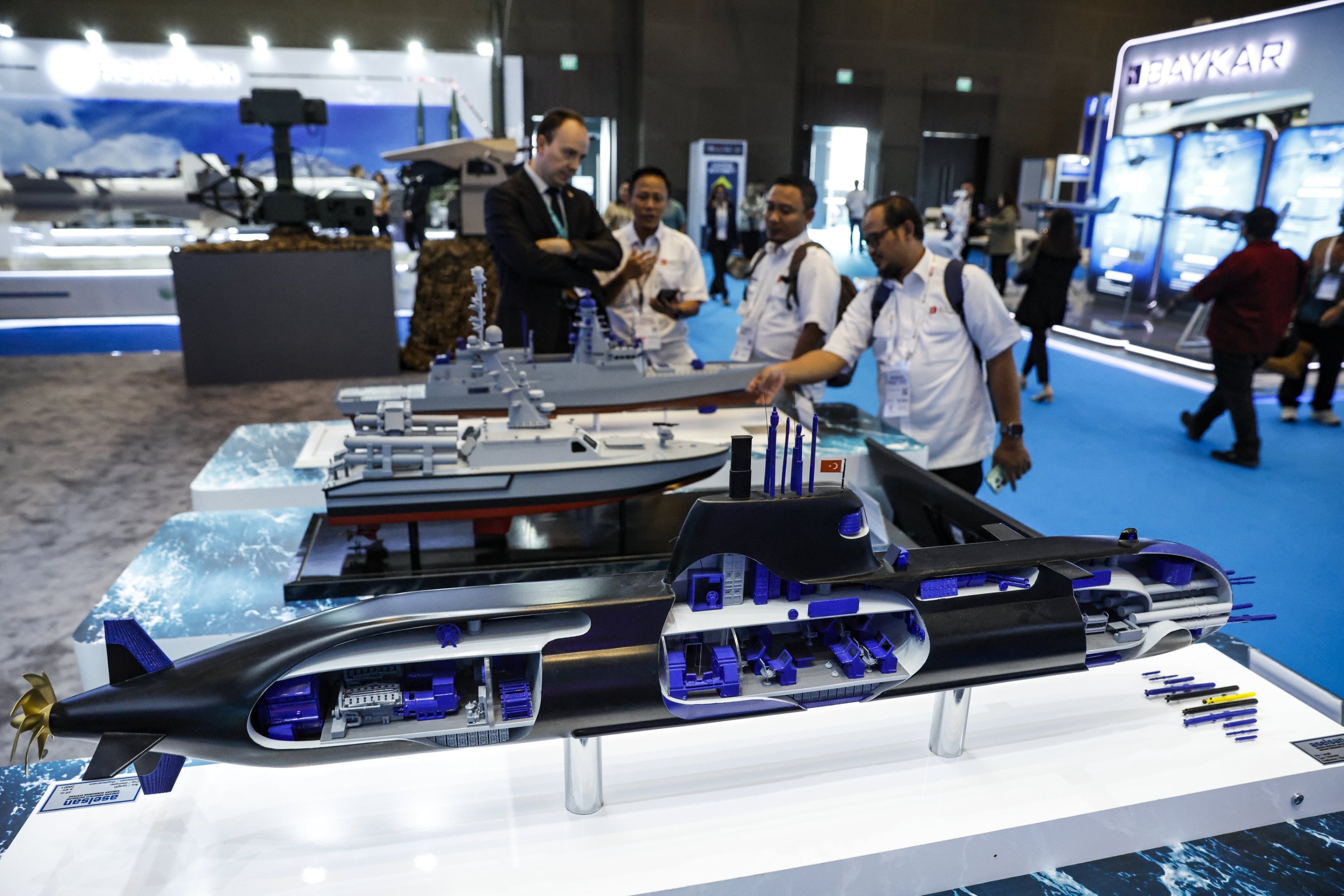 386604 A miniature of an Aselsan submarine is displayed during the Indo Defense 2025 exhibition, Jakarta, Indonesia, June 12, 2025. (EPA Photo)