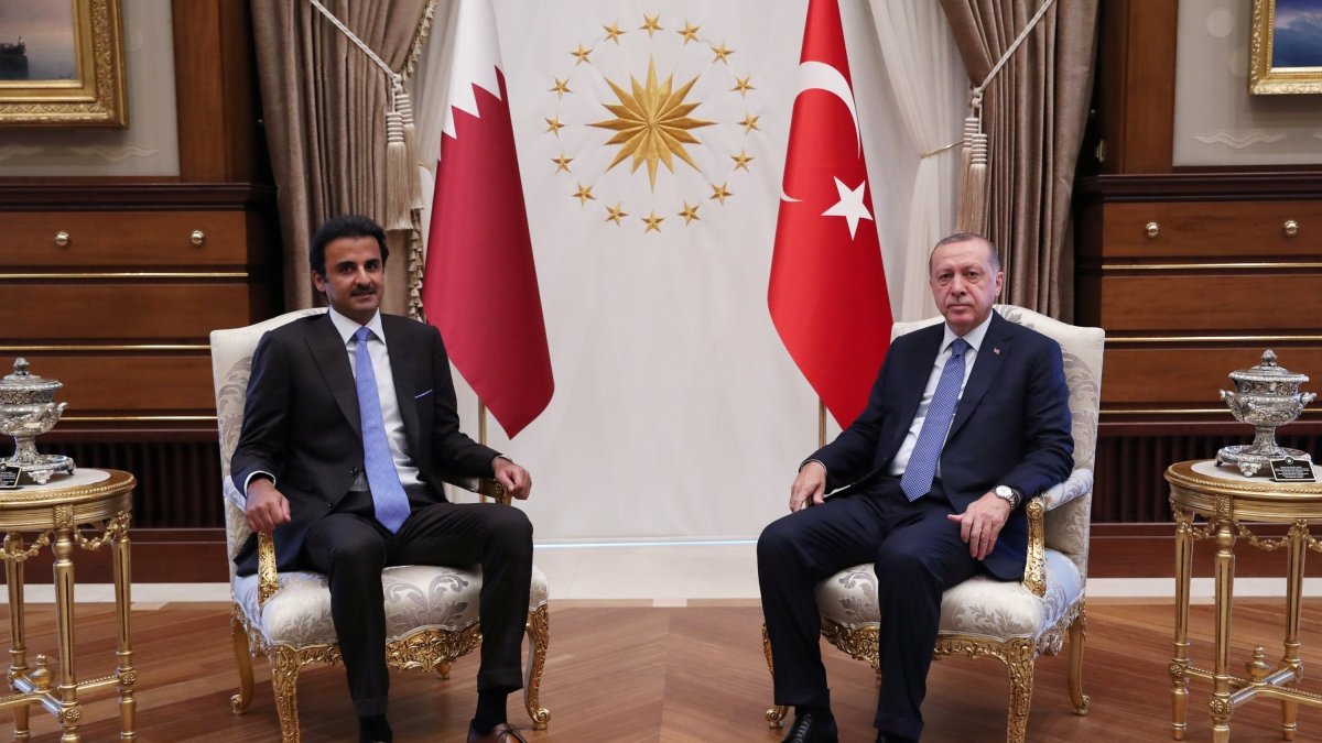 President Recep Tayyip Erdoğan meets with Qatari Emir Sheikh Tamim Bin Hamad Al Thani in Ankara, Türkiye, Aug. 15, 2018. (Reuters File Photo)
