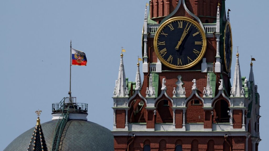 The Russian flag flies on the dome of the Kremlin Senate building behind Spasskaya Tower in Moscow, Russia, June 2, 2025. (Reuters Photo)