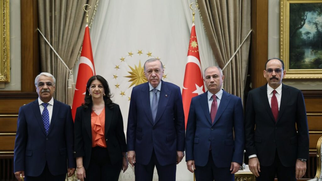 President Recep Tayyip Erdoğan, intelligence chief Ibrahim Kalin (R), AK Party Deputy Chair Efkan Ala (2nd R), and DEM Party lawmakers Pervin Buldan (2nd L) and Mithat Sancar (L) pose for a photo after their meeting, Ankara, Türkiye, July 7, 2025. (EPA Photo)