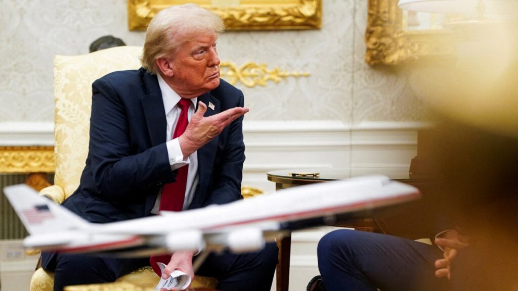 U.S. President Donald Trump meets with NATO Secretary-General Mark Rutte (not pictured) in the Oval Office at the White House in Washington, D.C., U.S., July 14, 2025. (Reuters Photo)