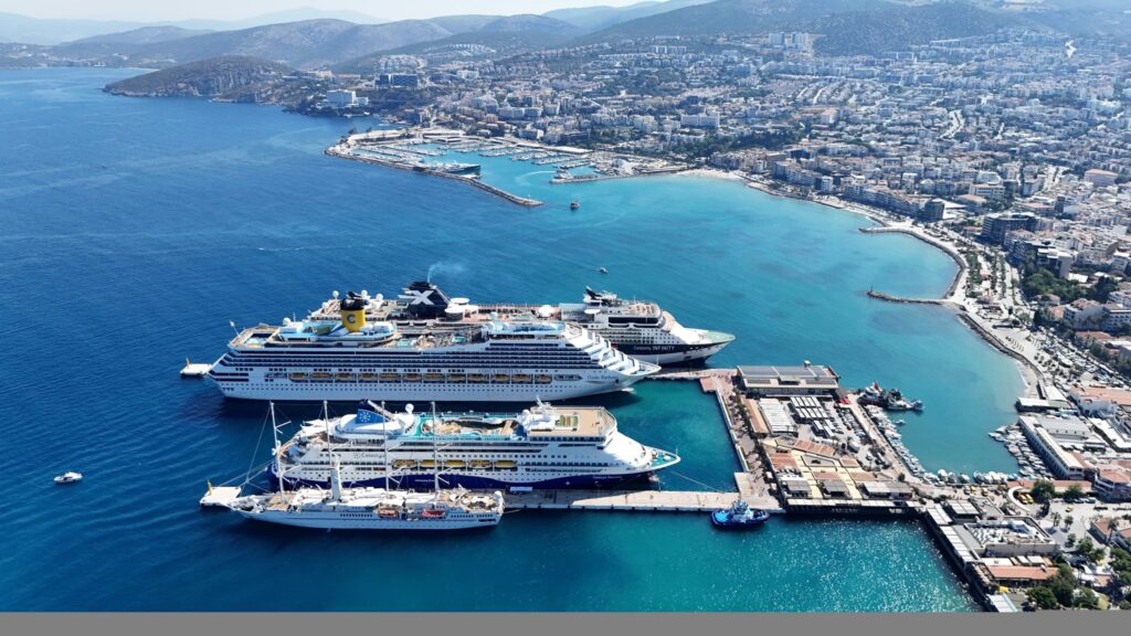 An aerial view of cruise ships docked in the popular tourism hub of Kuşadası, Aydın, southwestern Türkiye, July 1, 2025. (AA Photo)