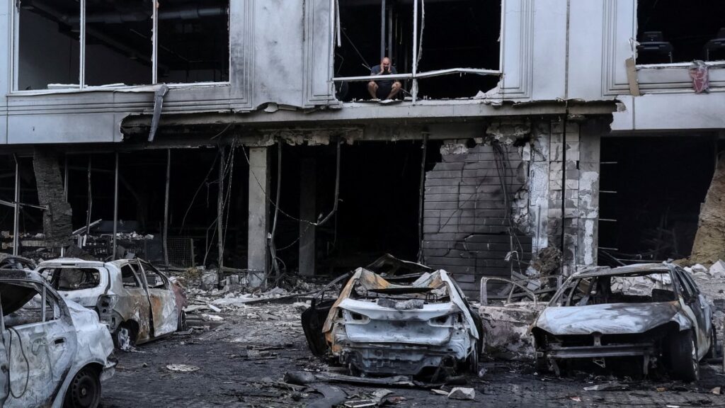 A resident reacts at the site of the Russian drone strike, amid Russia's attack on Ukraine, in Odesa, Ukraine, July 22, 2025. (Rueters Photo)
