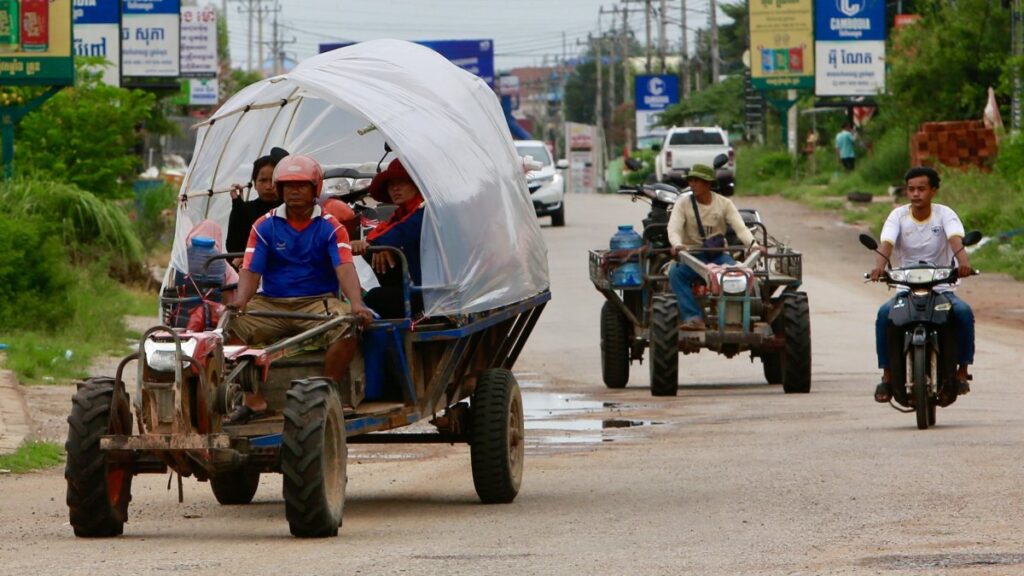 People flee their homes near the Cambodia-Thailand border in Oddar Meanchey province, northwest of Cambodia, July 27, 2025. (EPA Photo)