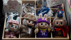 Counterfeit Labubu dolls are displayed for sale on the sidewalk in Manhattan, New York City, U.S., July 22, 2025. (Reuters Photo)