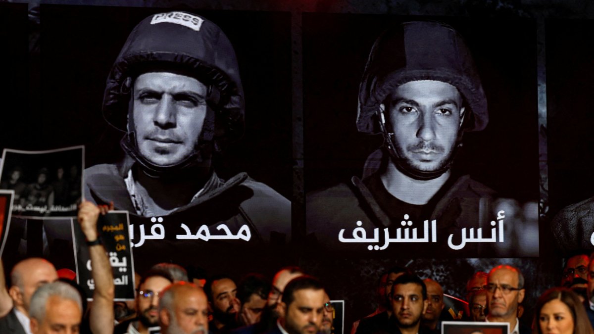 Al-Jazeera staff members gather at the network’s studios to remember their colleagues killed in Gaza City by an Israeli strike, Doha, Qatar, Aug. 11, 2025. (Reuters Photo)