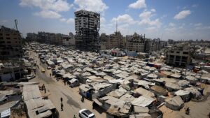 Palestinians, displaced by the Israeli offensive, shelter in a tent camp as the Israeli military prepares to relocate residents to southern Gaza, Gaza City, Palestine, Aug. 17, 2025. (Reuters Photo)