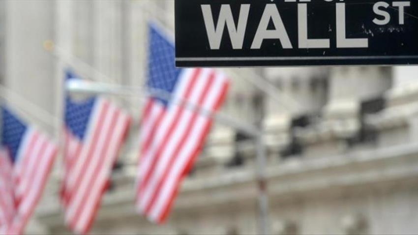 US stocks bounce back to close in positive territory