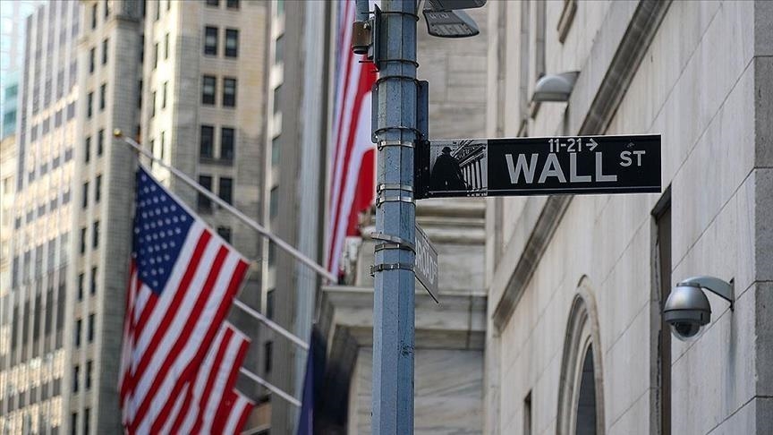 US stocks fall after Fed indicates it is undecided on pausing rate hikes