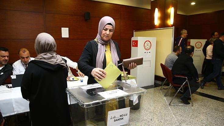 Turkish expats start casting votes for presidential runoff